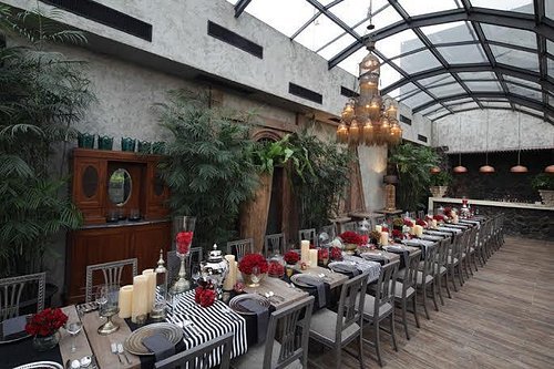 Bunga Rampai Restoran Jakarta dengan Nuansa Indonesia yang Elegan
